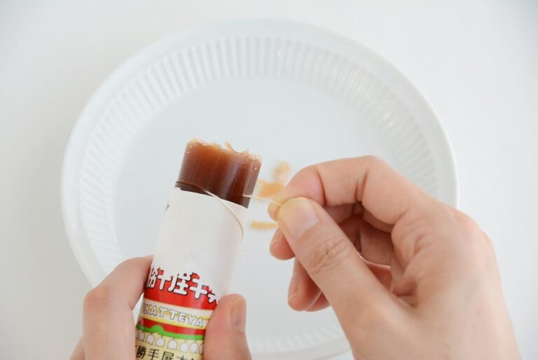 五勝手屋羊羹の食べ方は?糸で切って食べます!